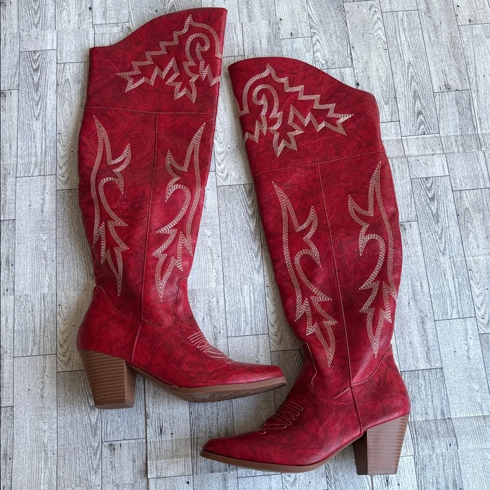 Elegant Red Heeled Boots for Women - Picture 3 of 13